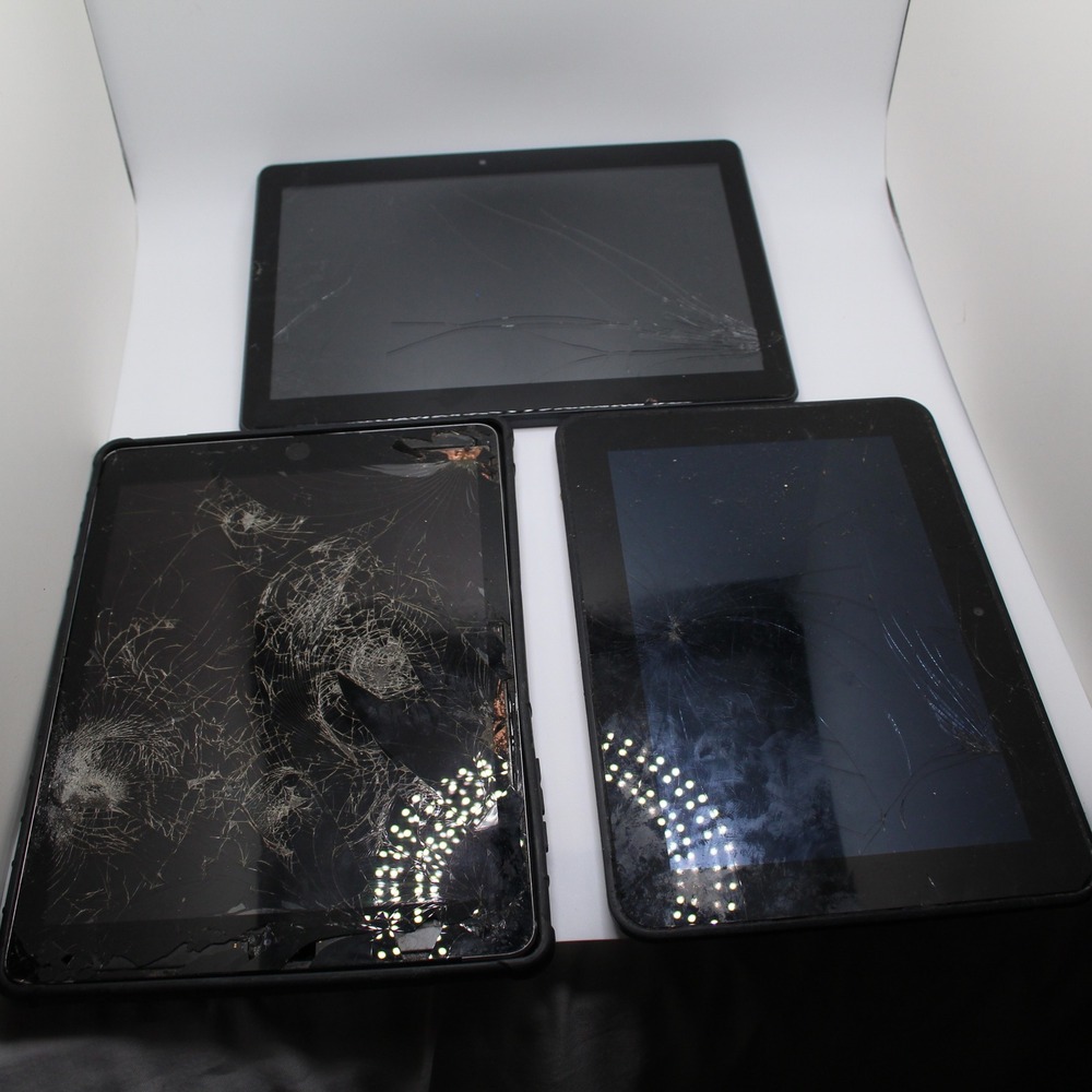 Lot of 4 Mixed Tablets‎ iPad Amazon Sky Devices Cracked Screens AS IS For Repair